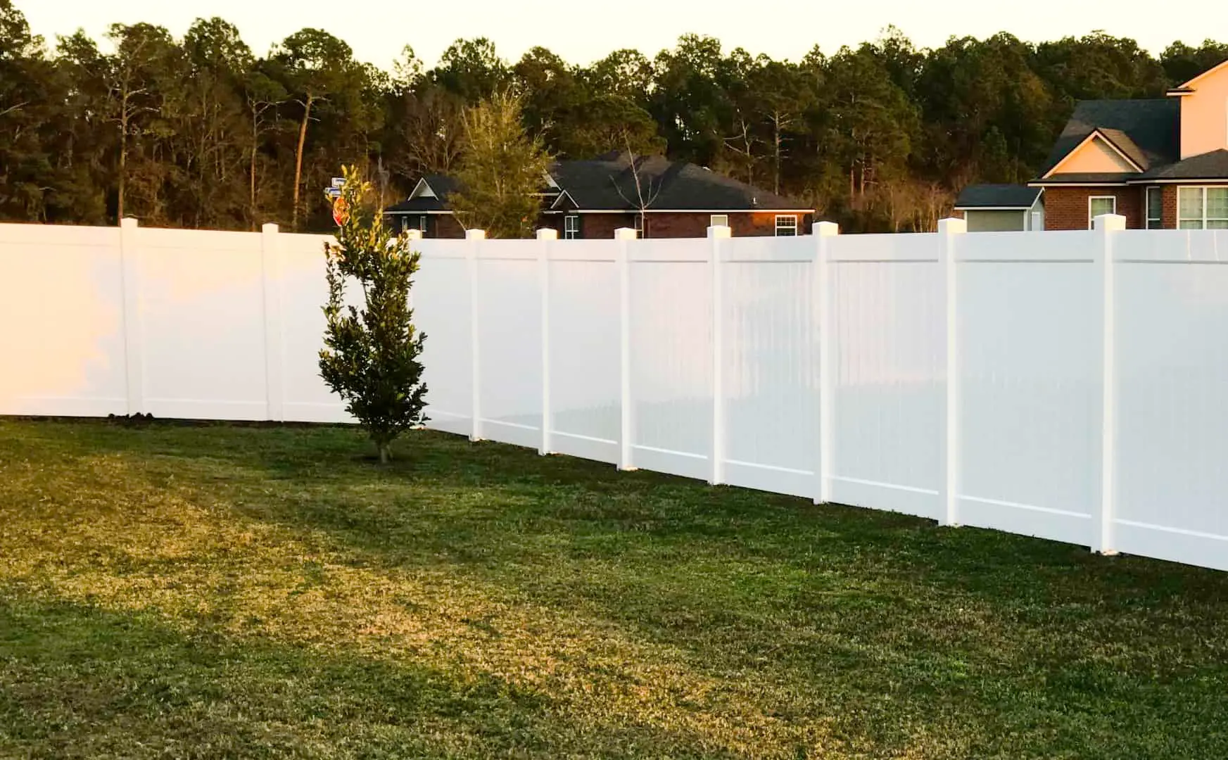 How to Choose Your Murfreesboro Vinyl Fence Style