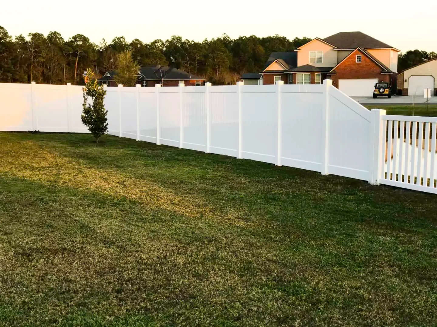 Choose the Franklin TN fence company with over 3,000 stellar customer reviews!