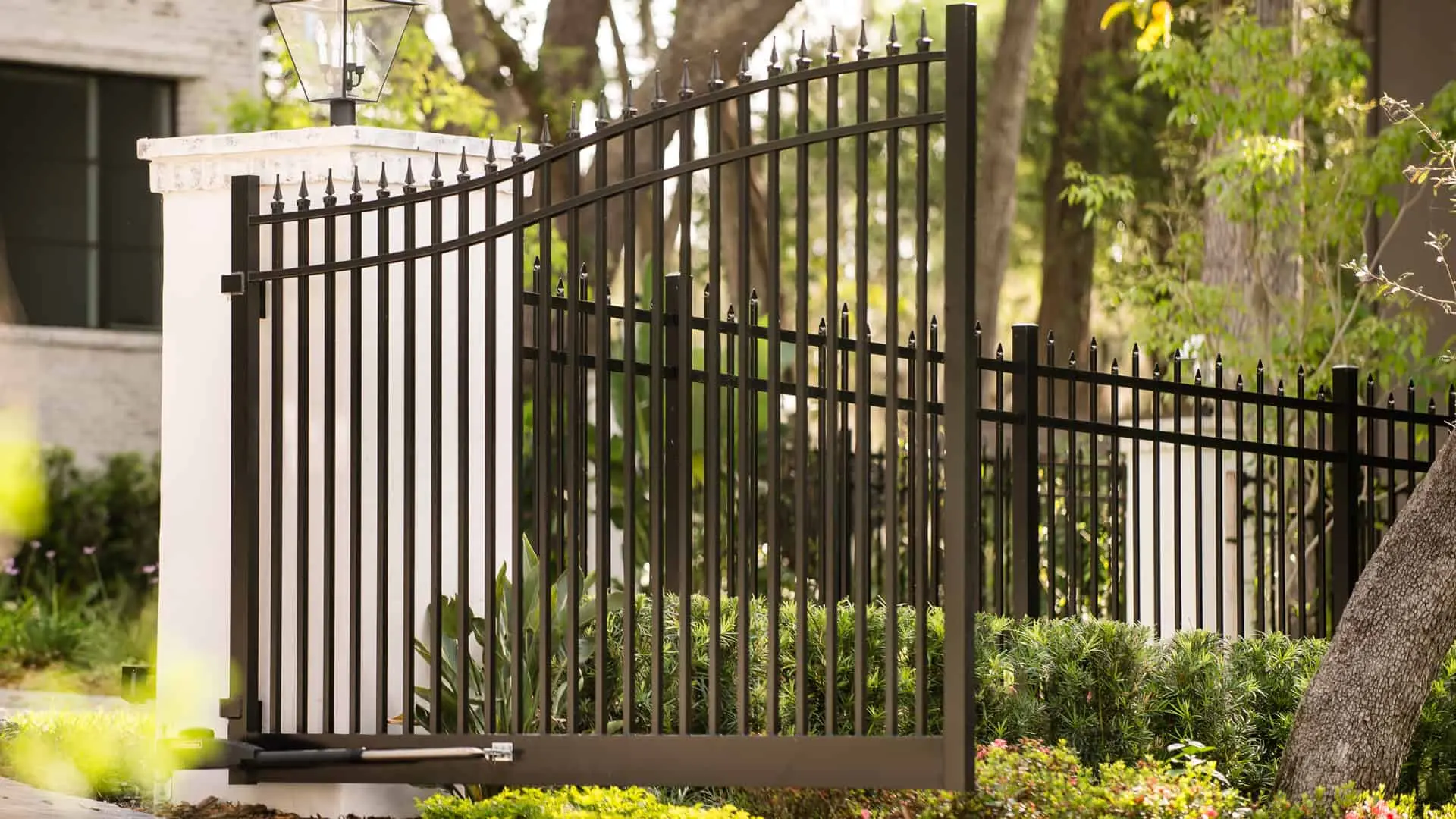 Why Should You Hire an Experienced Mooresville Fence Company?