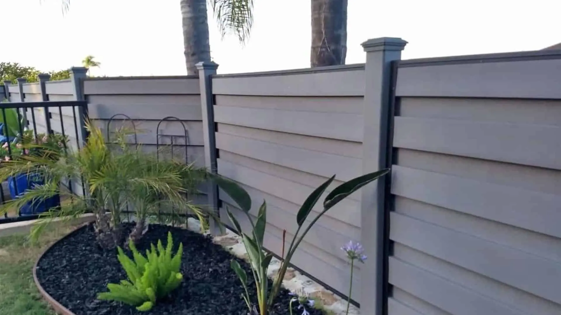 Justin Fence Contractor horizontal trex fence