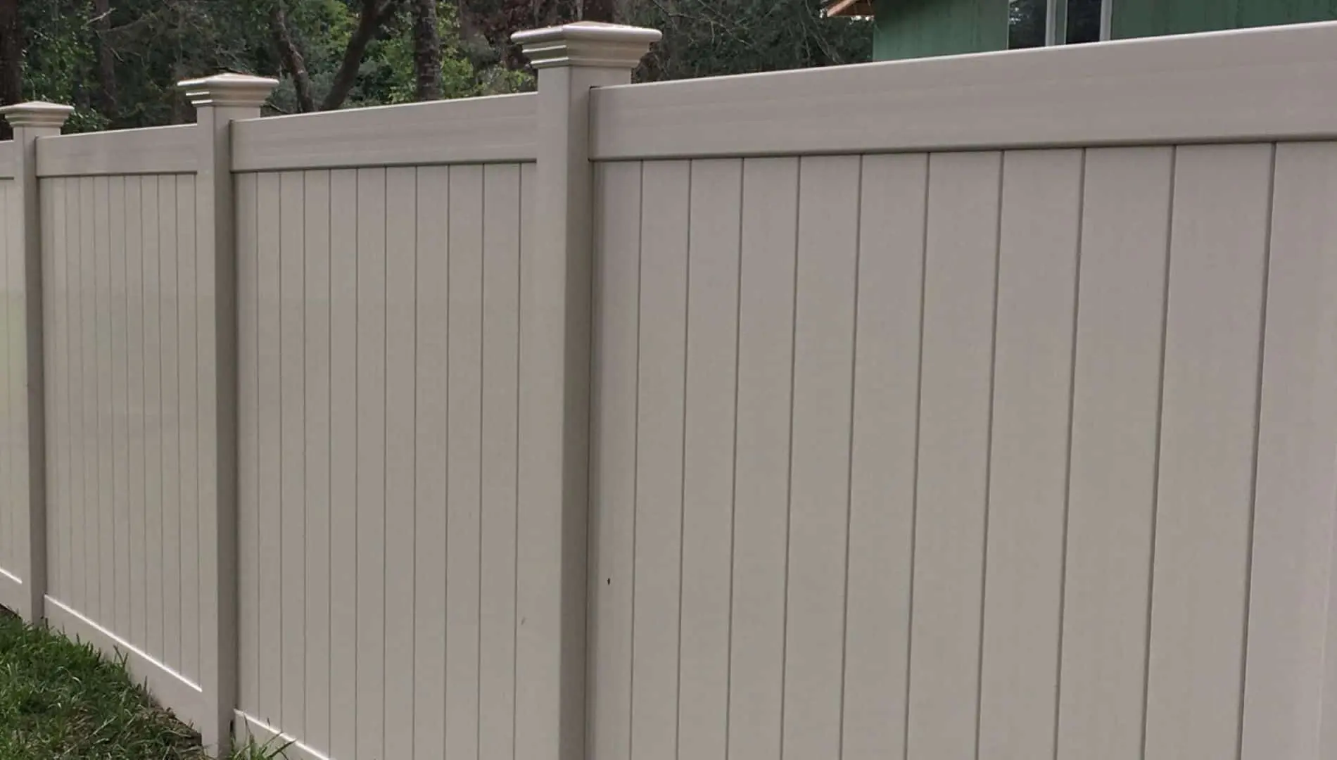 Austin Fence Company white vinyl fence with caps