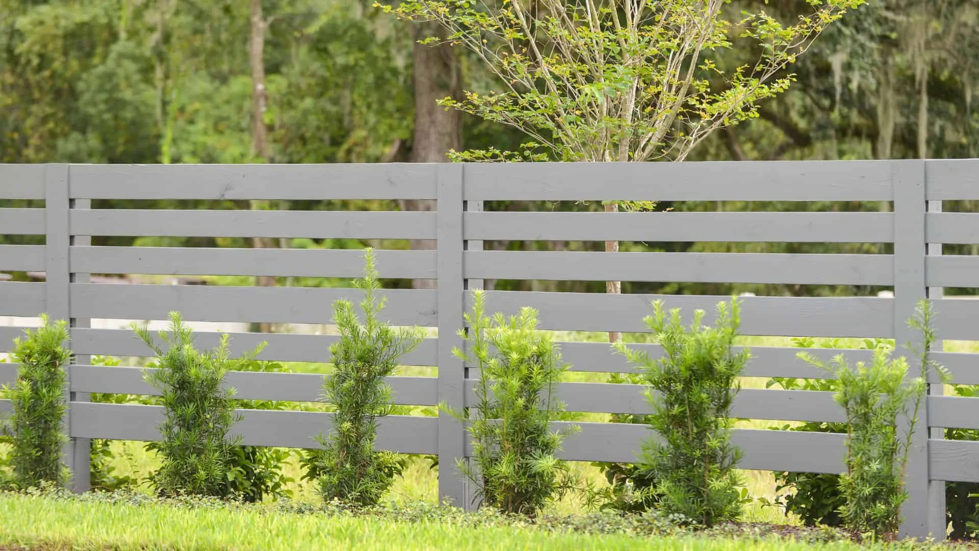 Exploring Options For A Dayton &#038; Cincinnati Gray Privacy Fence