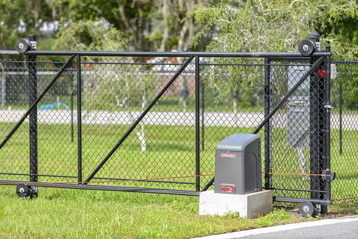 Chain Link Pictures | Chain Link Images | Superior Fence