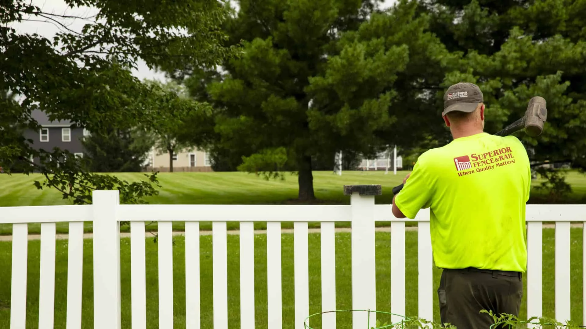 The Advantages of Hiring Fencing Contractors Local to Richmond for Your Fence Installation