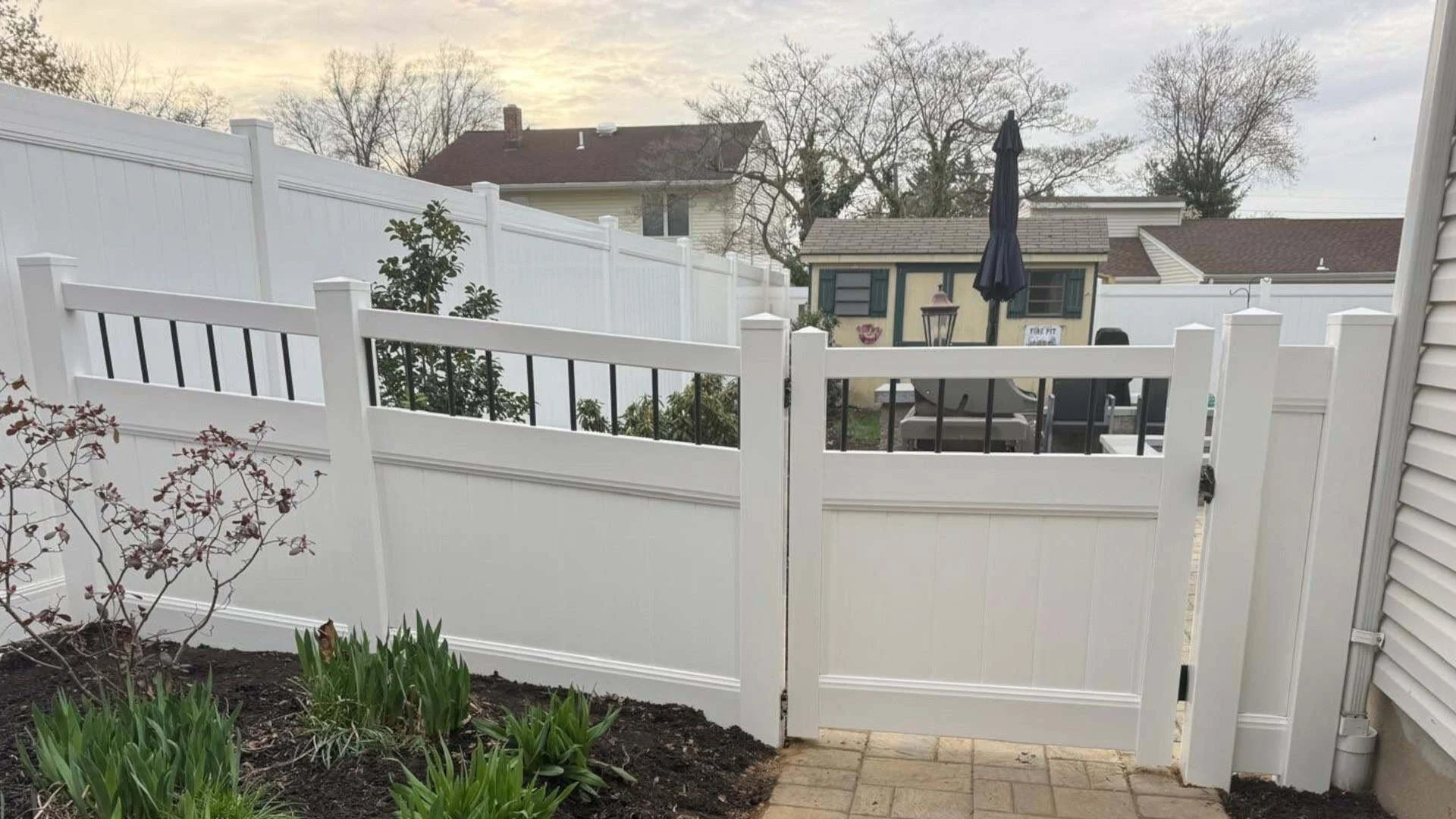 What Are the Pros and Cons of All Vinyl Fencing NJ?