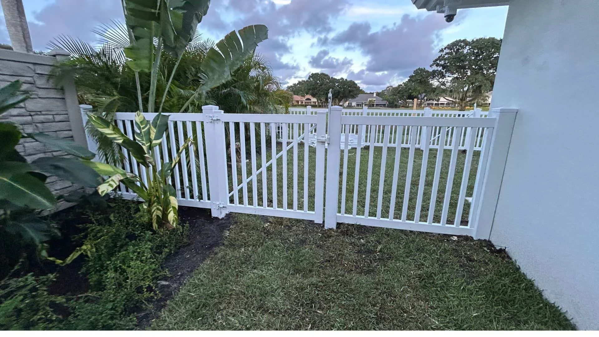 vinyl gate companies near me