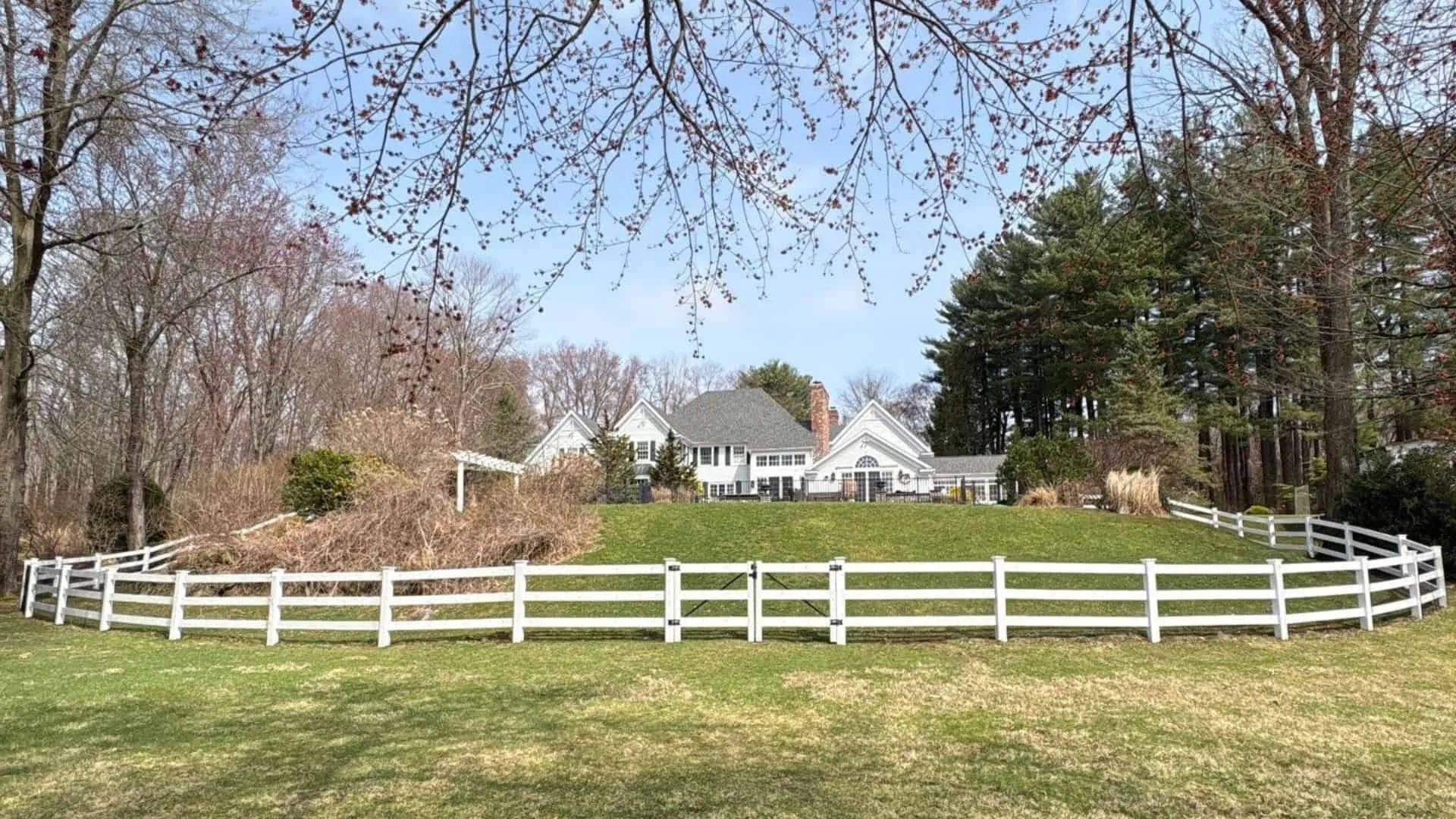 Superior Fence &#038; Rail Is Your High-Quality Guilderland Fence Company