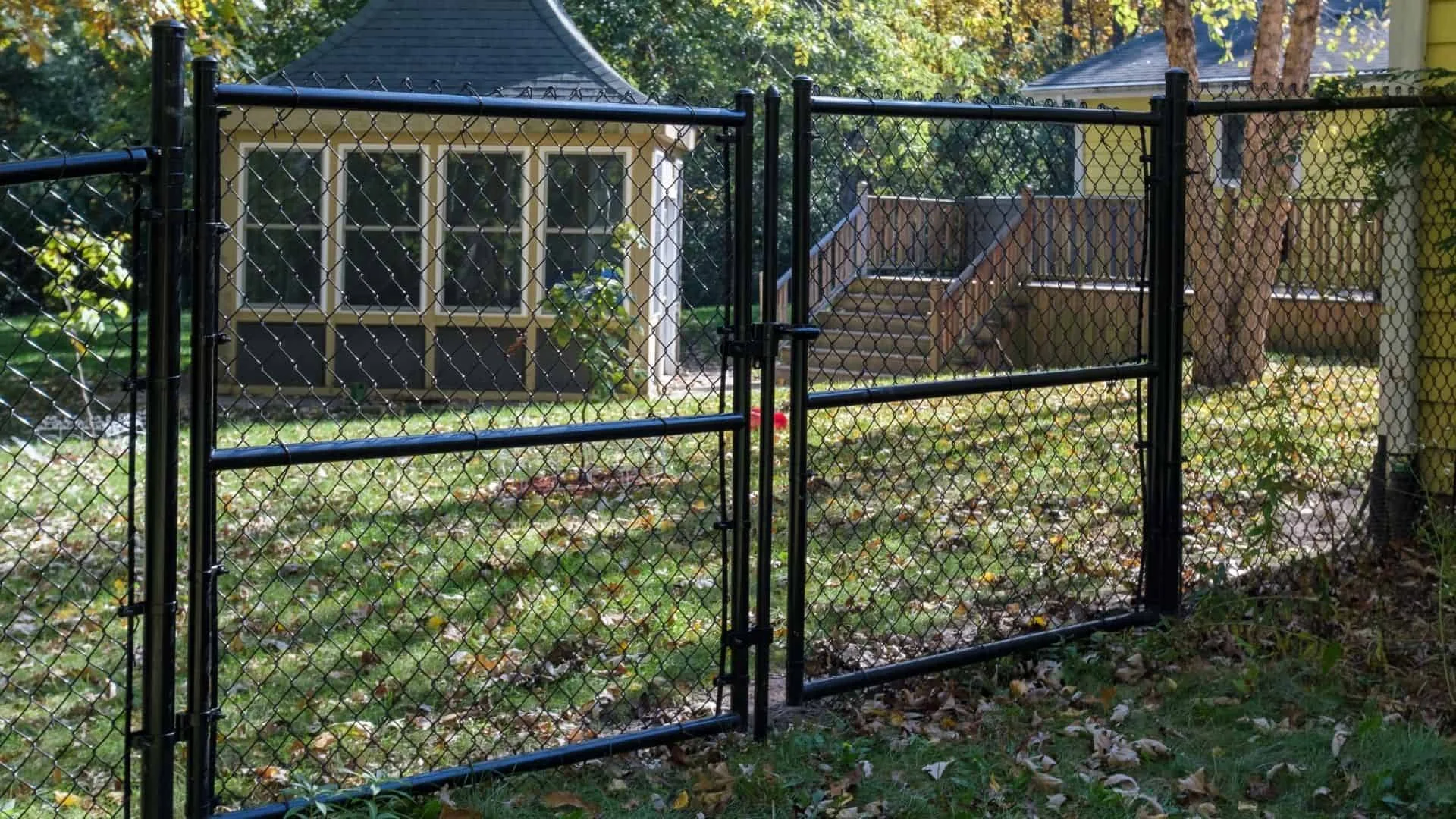 Where To Find The Best Metal Fence Installers Near Me