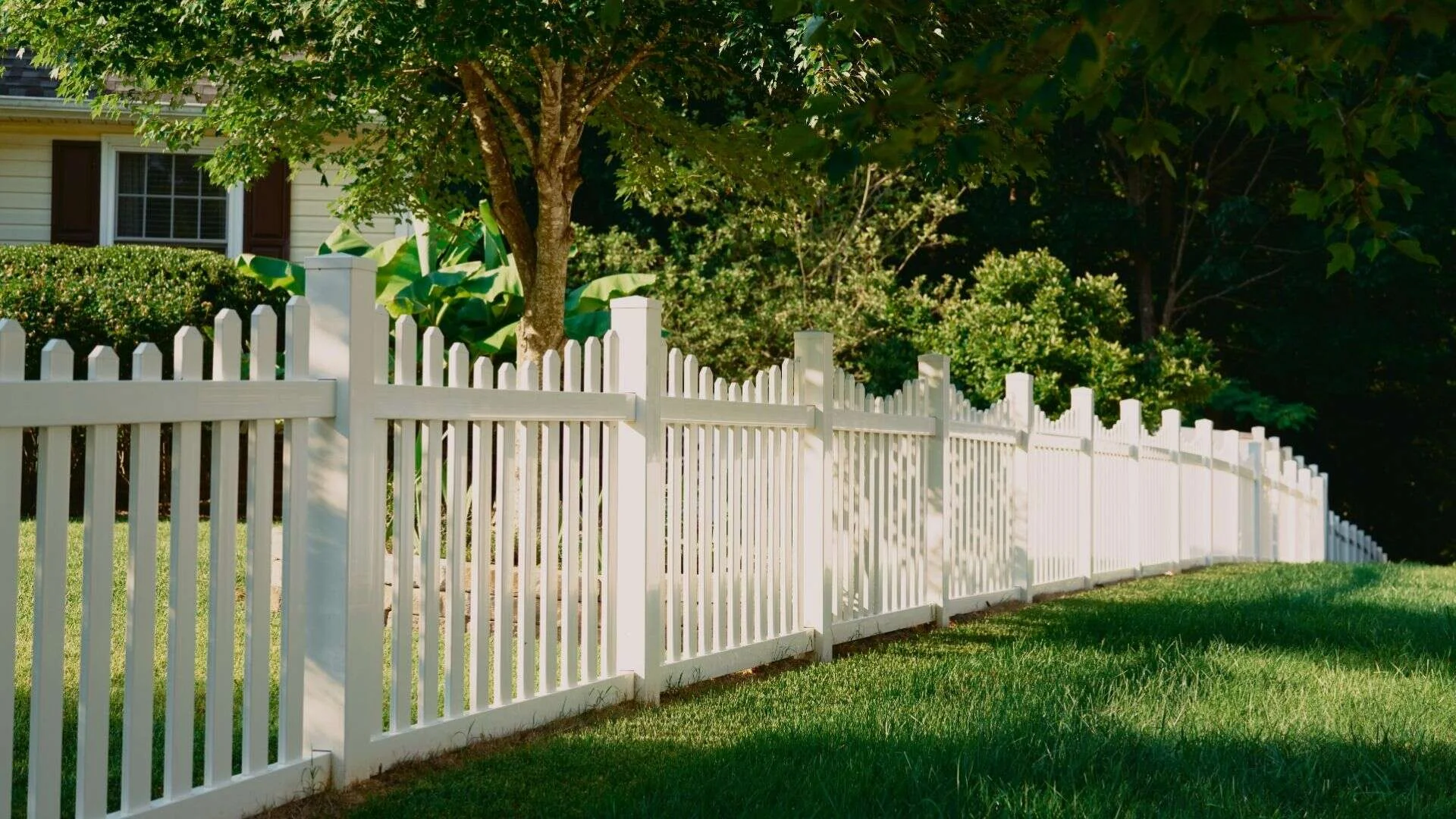 Shawnee Vinyl Fencing: The Perfect Solution for Privacy and Style in Your Home