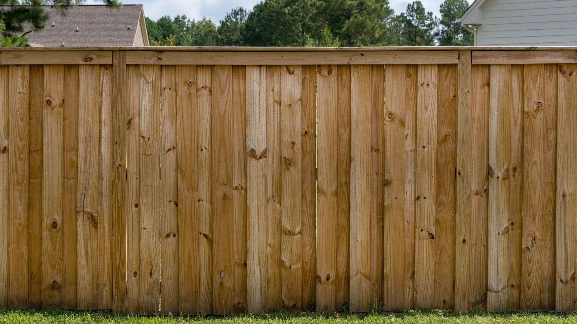 Fencing Lancaster PA: Which Is Best for You—Wood, Vinyl, or Aluminum?