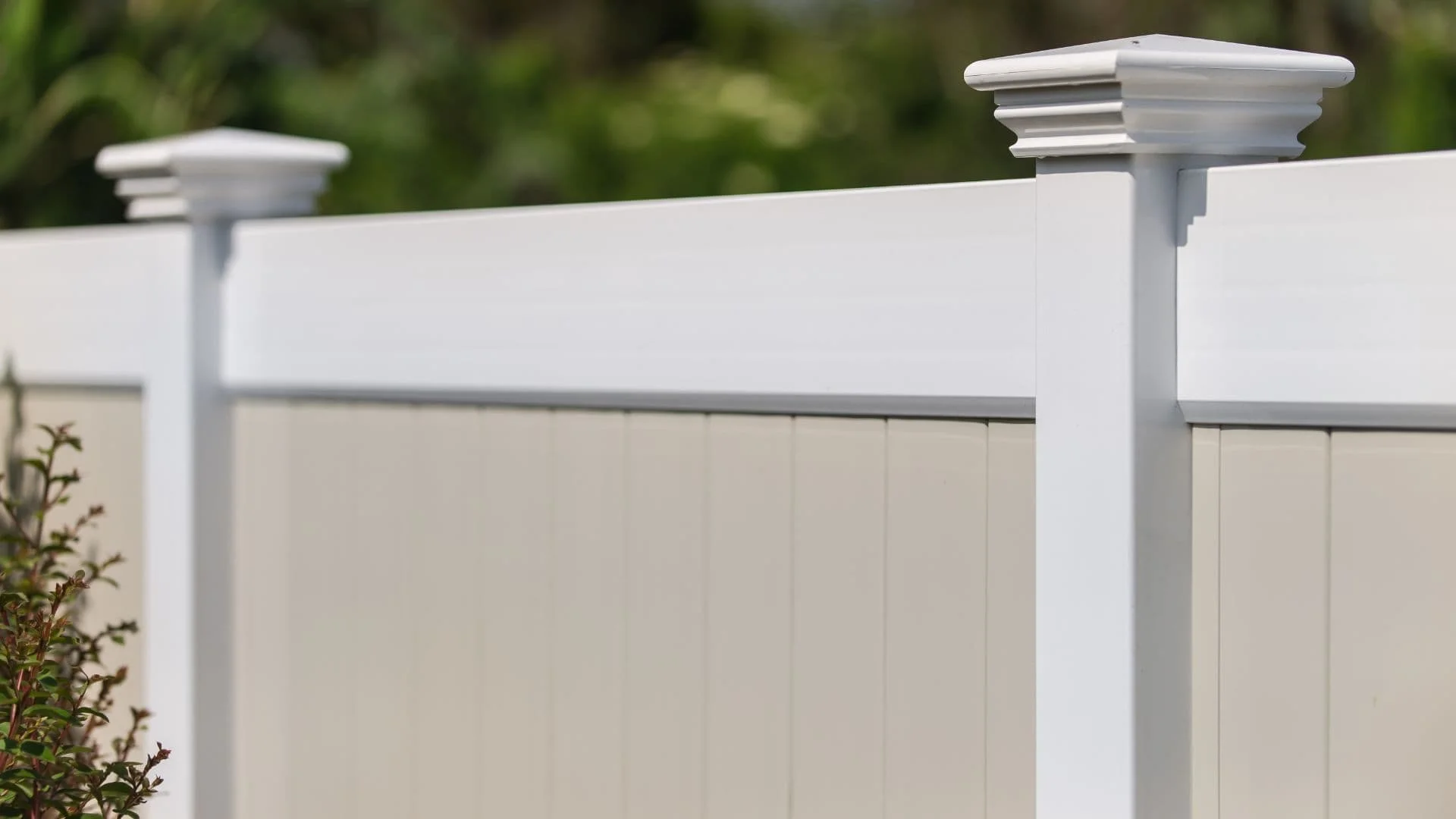 Southwest Kansas City vinyl fence options