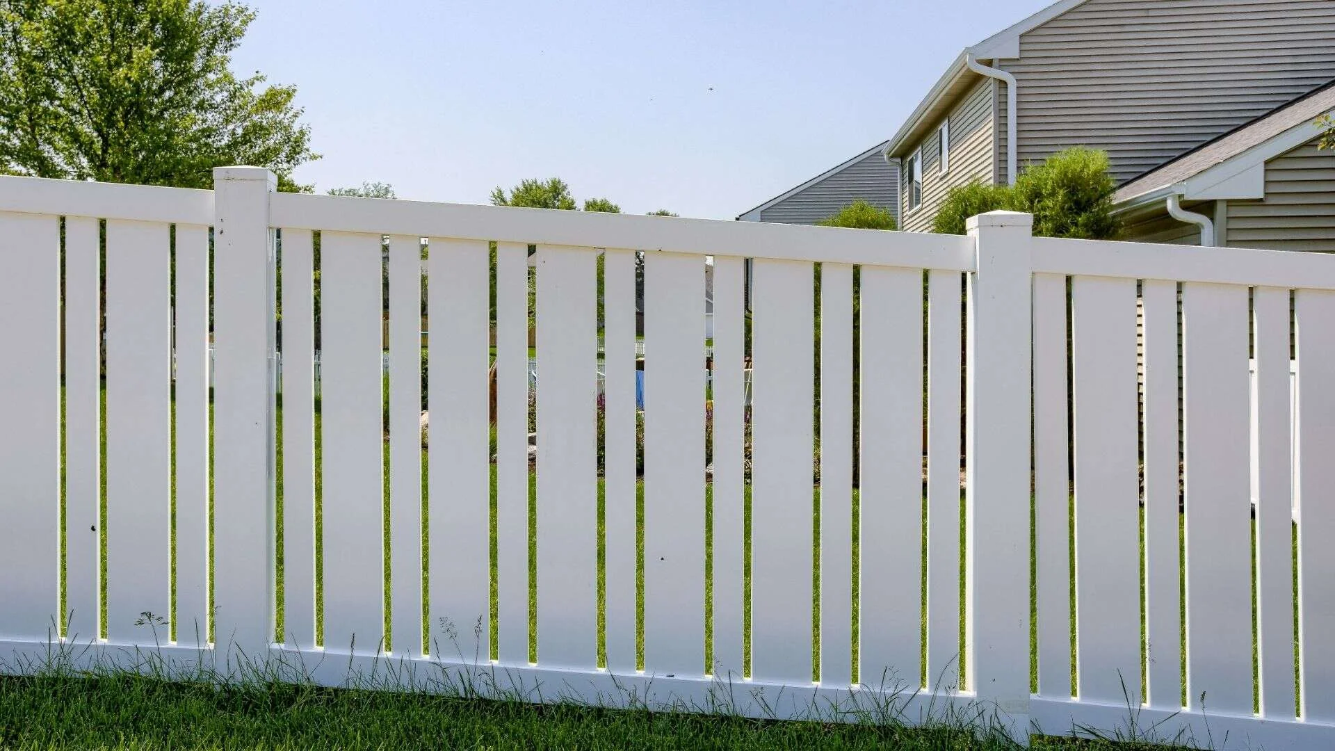 How to Calculate Linear Feet of a Fence?