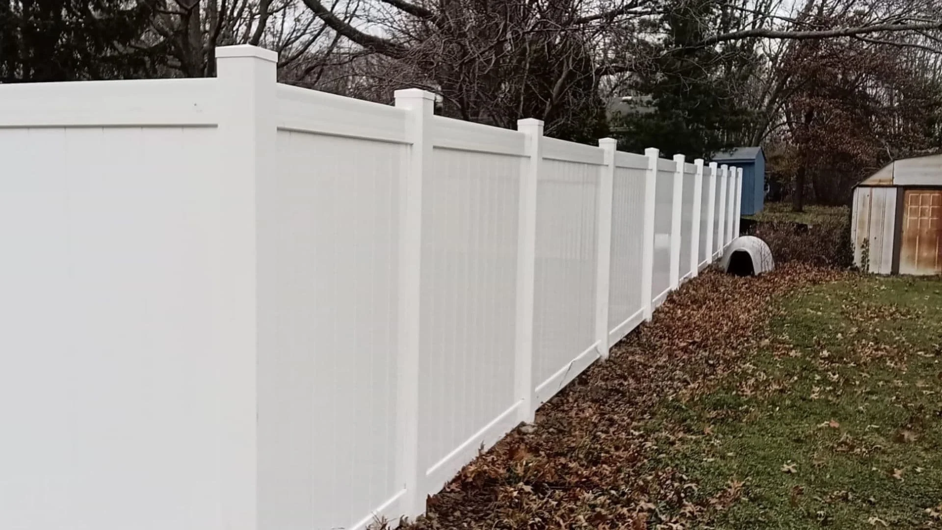 solid vertical vinyl fencing styles