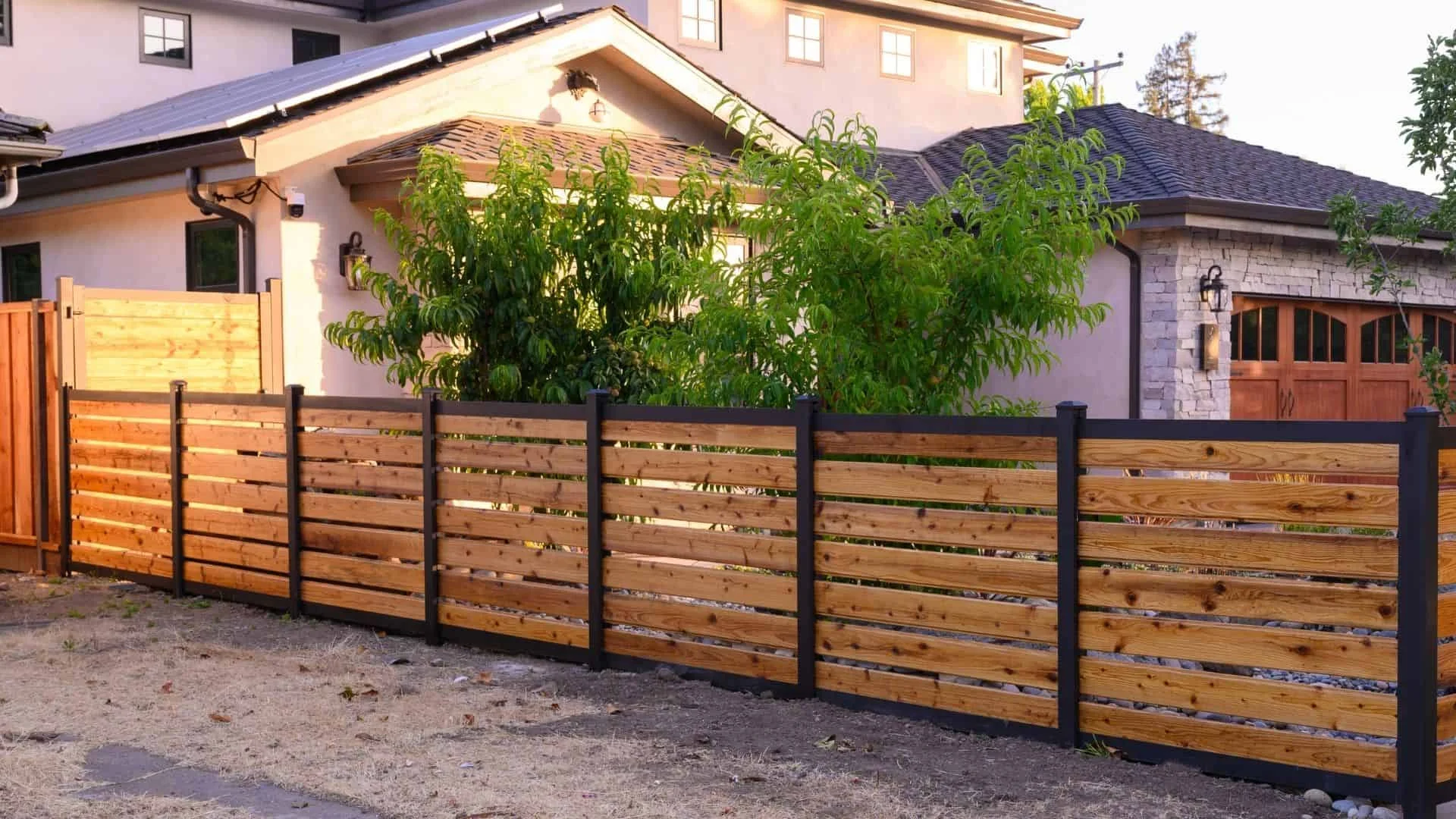 Fence Builder Pembroke Pines – Built Strong, Built Right