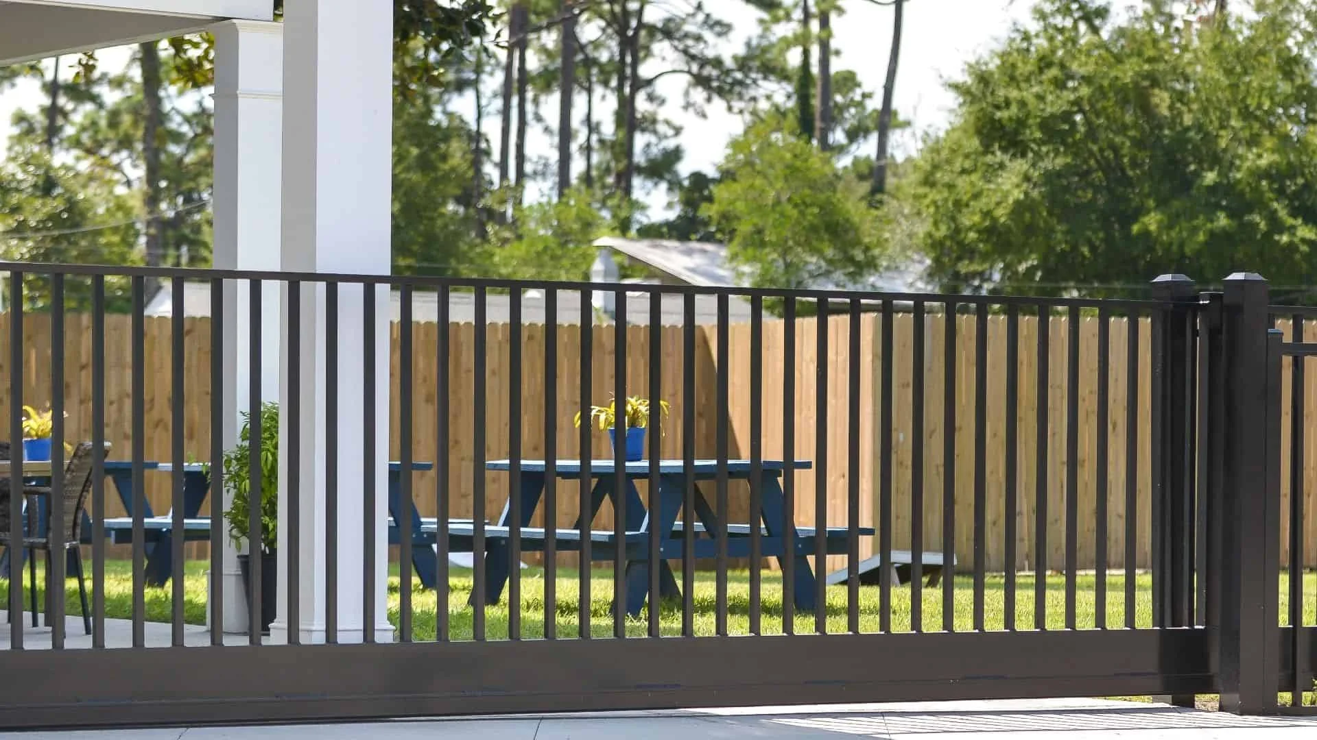 Commercial Fence Installers: 5 Businesses That Need Them Most