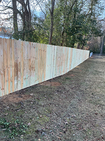 wood fence aluminum fence Charlotte, NC 28215