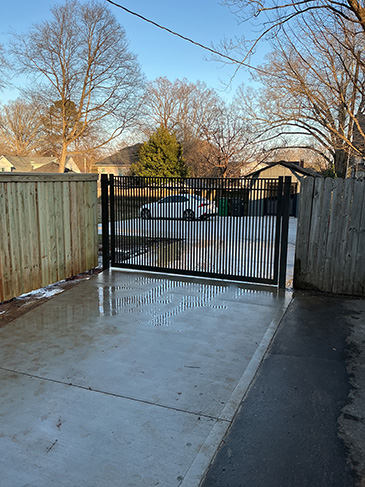 wood board on board with aluminum gate Charlotte, NC 28209