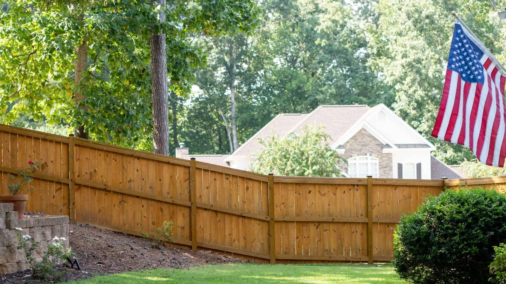 Privacy Fence Builders Near Me That Won’t Let You Down