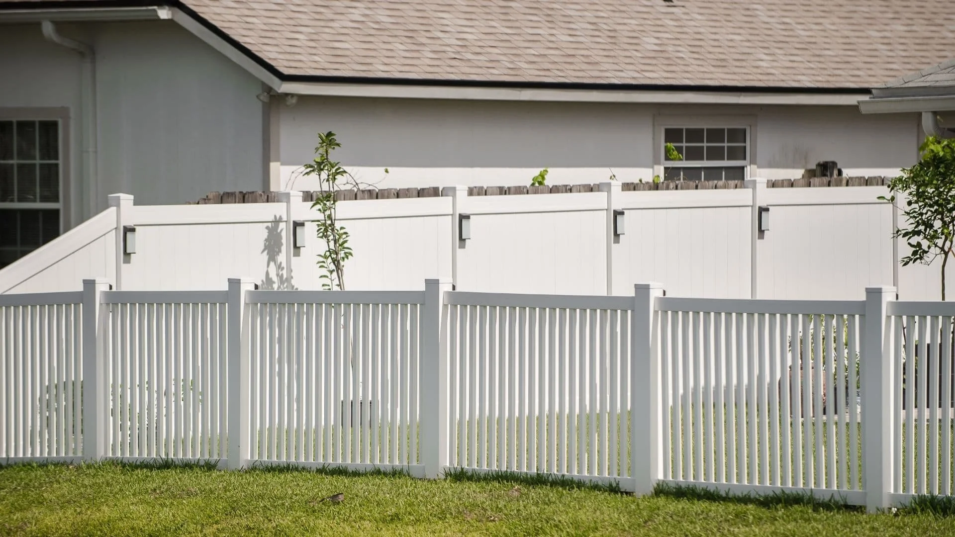 6 Signs You Need Privacy Fencing Near Me
