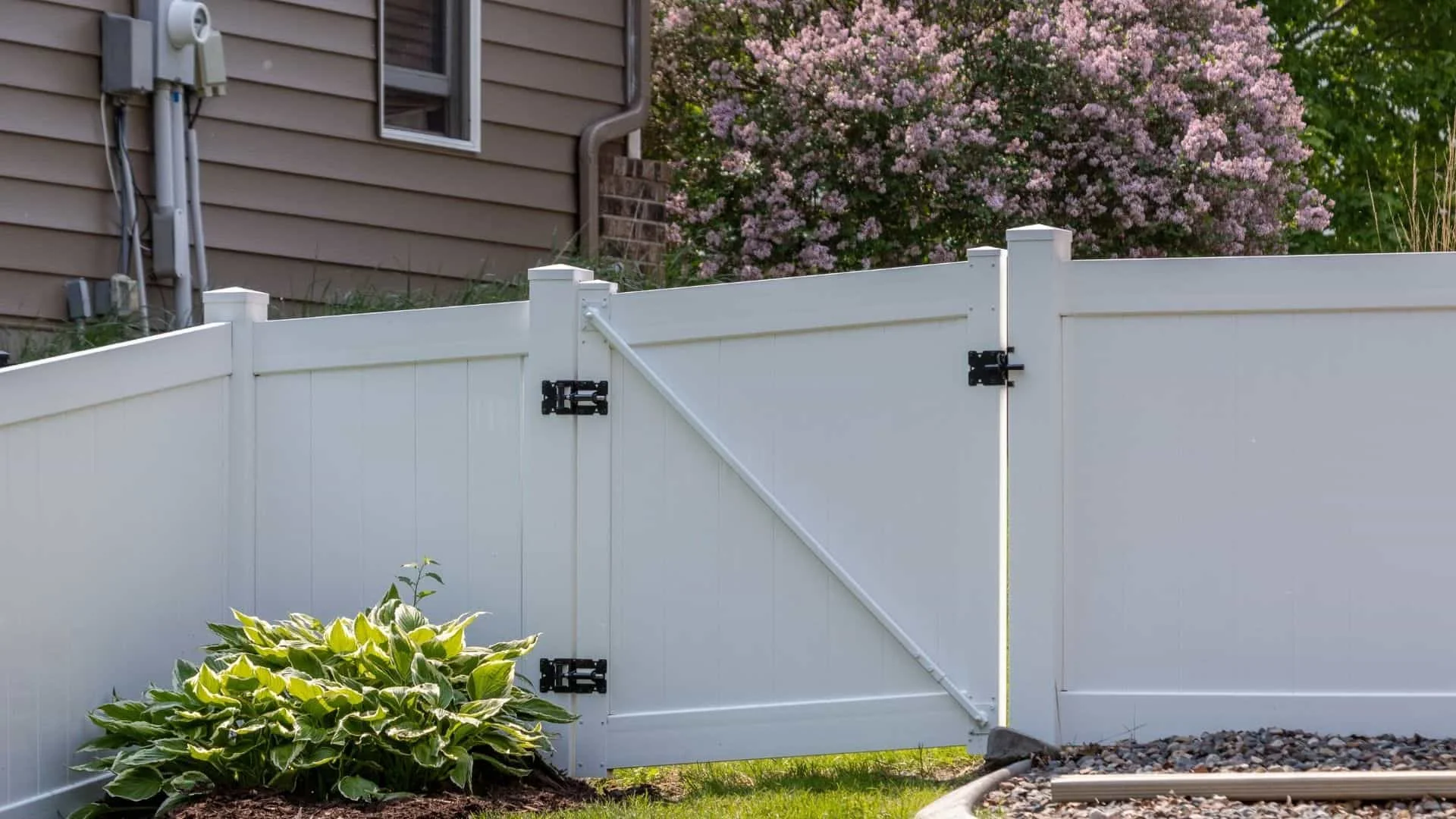 Dalton Fence Company: Choosing the Right Fence for Northern Georgia&#8217;s Climate