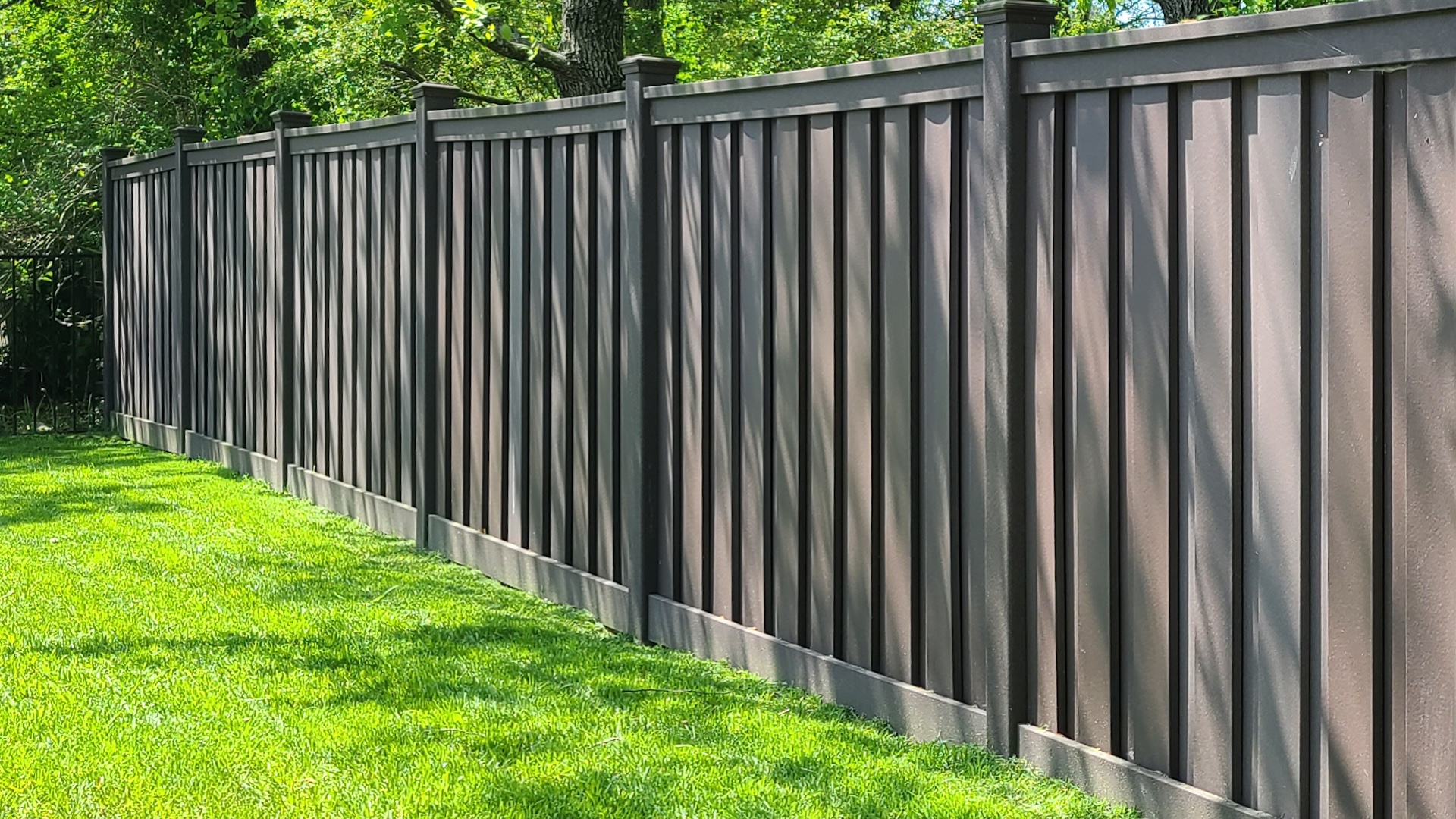 Pawtucket fence, Pawtucket fence builder