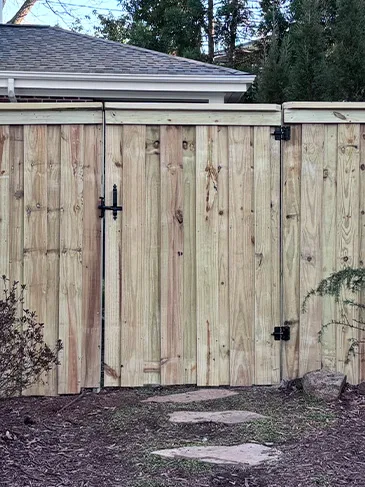 Wood Cap and Trim Fence Bromley Rd Charlotte, NC 28207 022125
