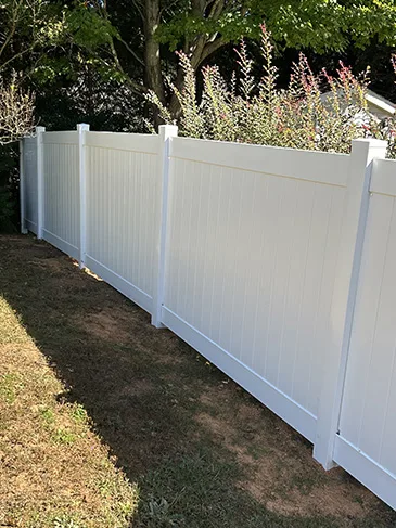 Vinyl Privacy Fence Carrington Ridge Dr Huntersville, NC 28078 100325