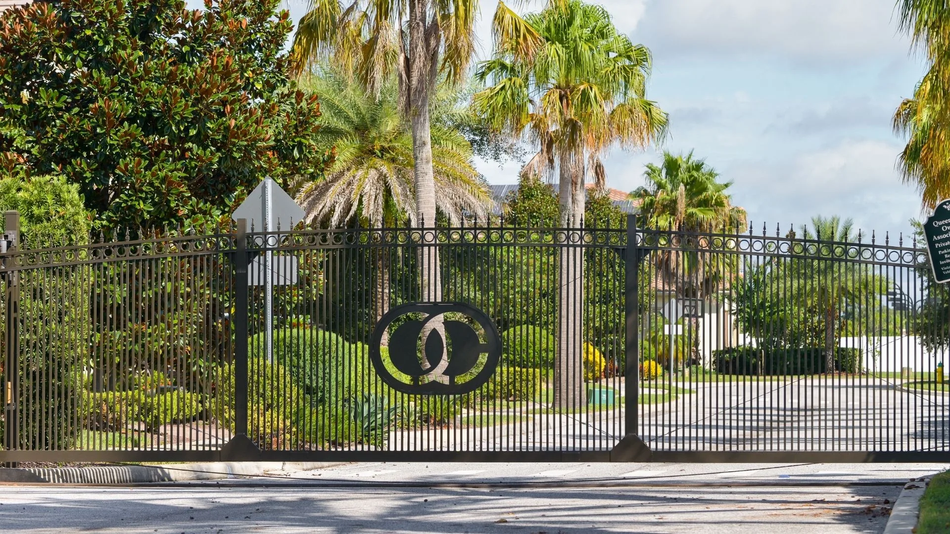 Beverly Hills fence and privacy regulations