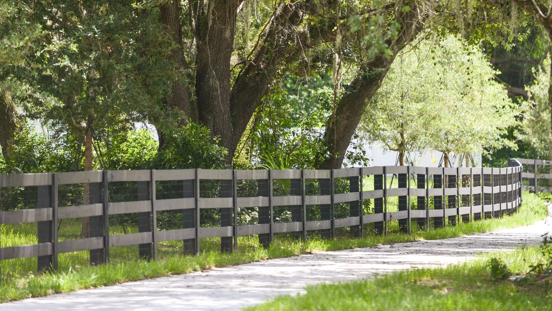 fence company for acreage in Middleburg FL