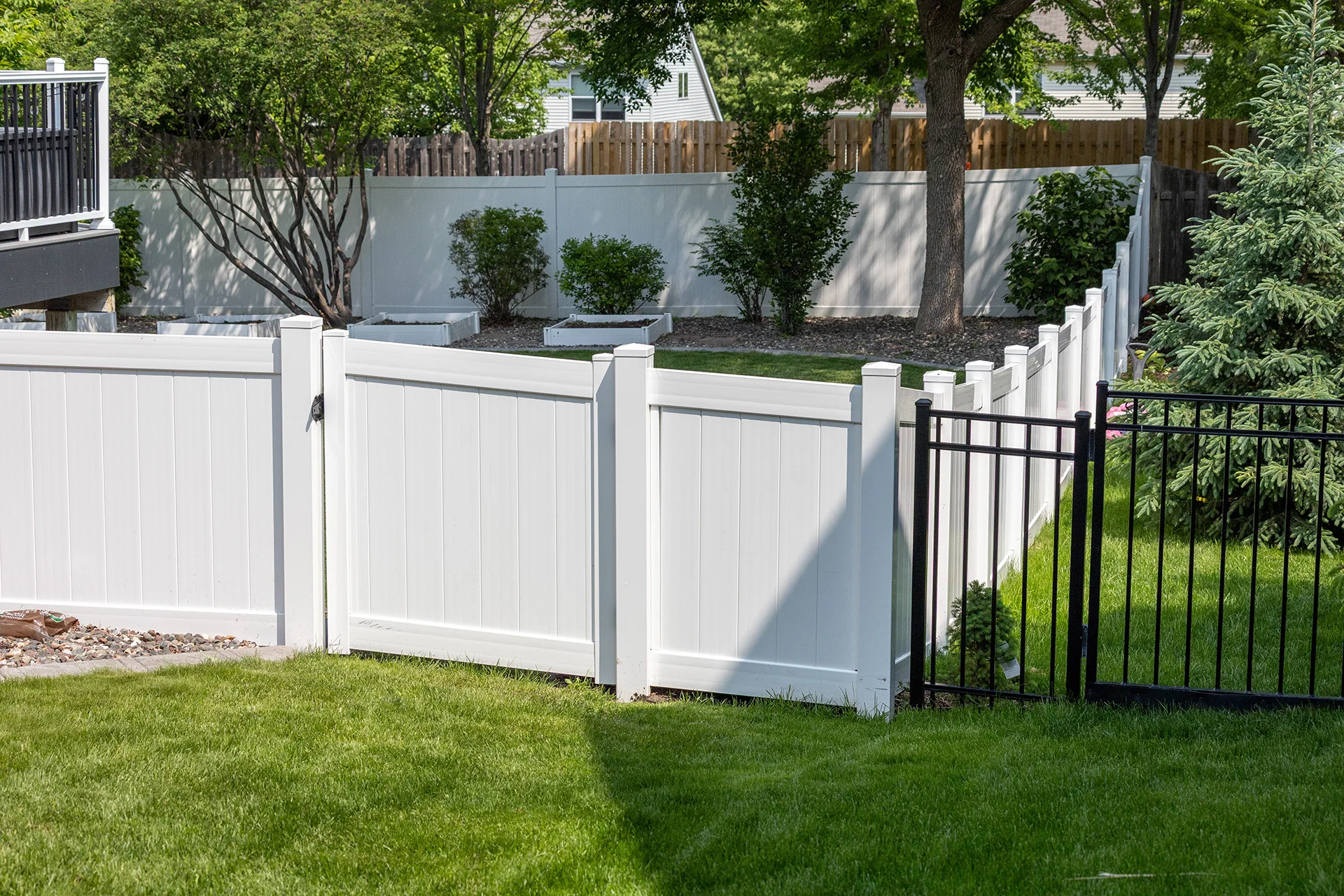 Caledonia fence company