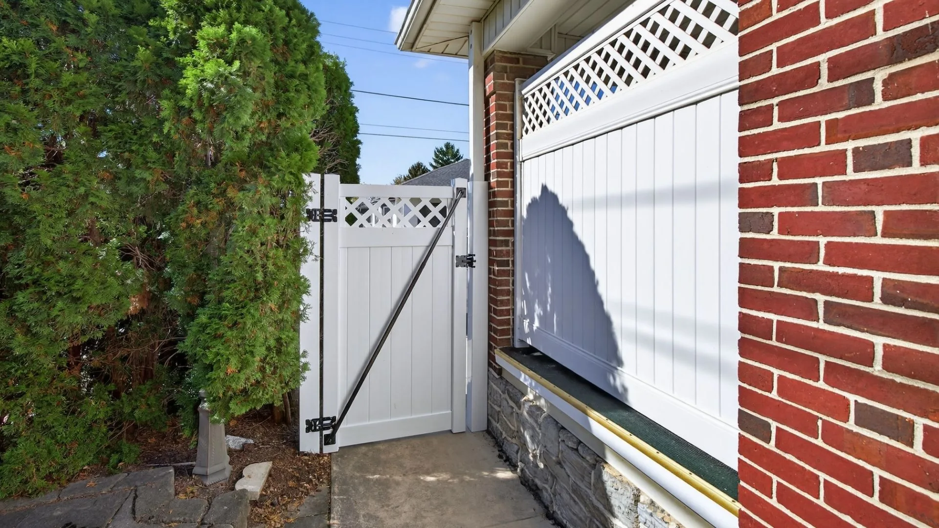 multi family fencing in New Haven