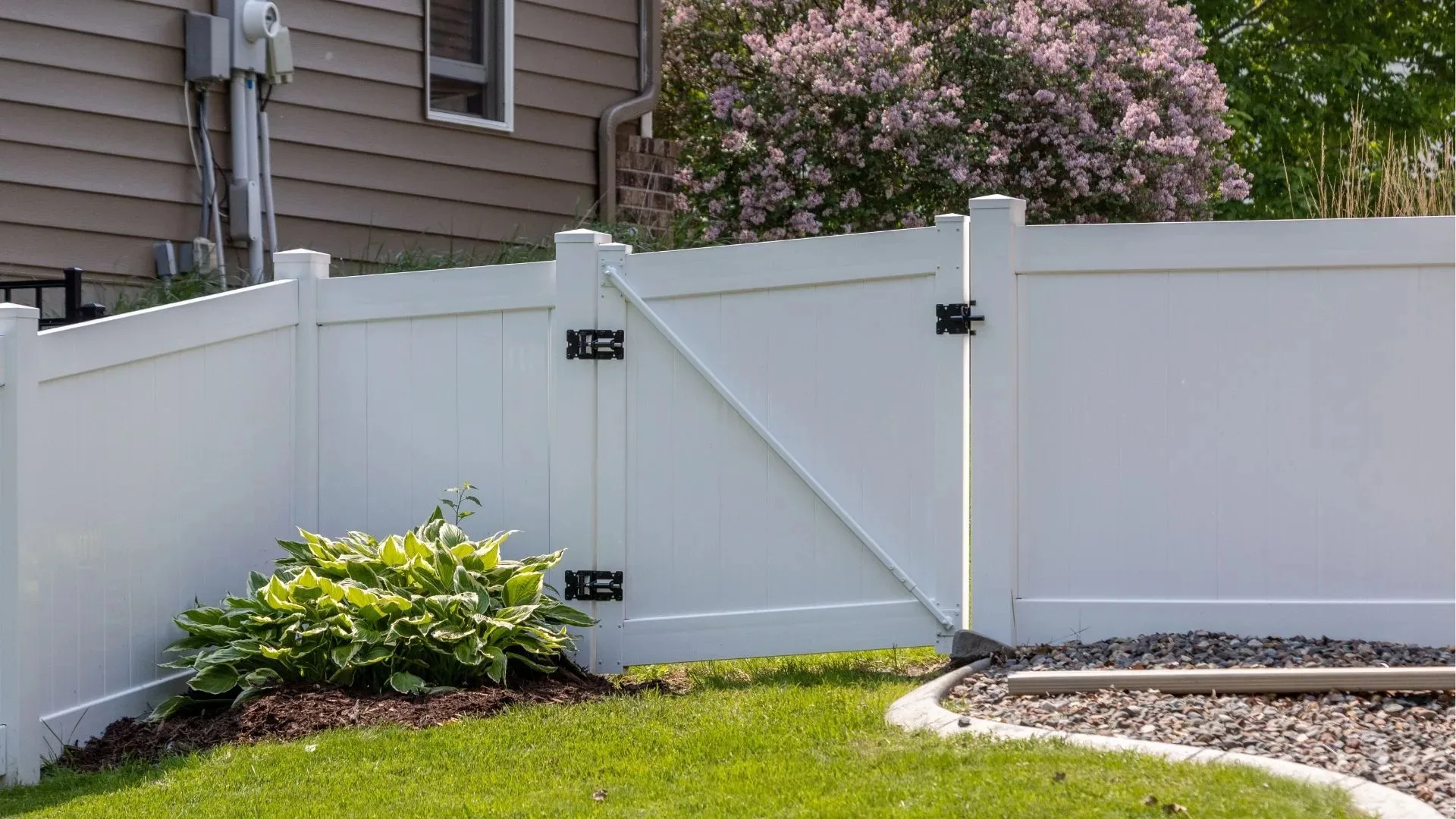 Best fence type for small Paterson backyard