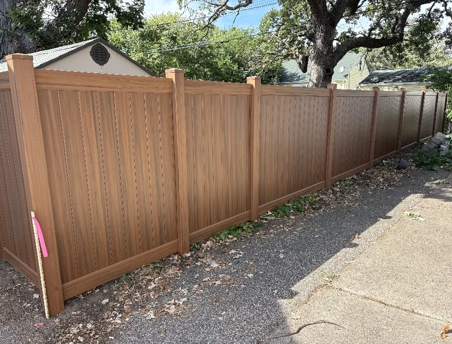 Mocha Walnut Vinyl Fence