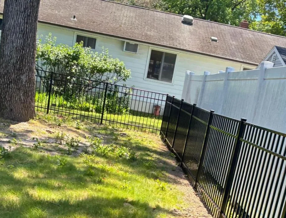 Black Aluminum 3-Rail Fence