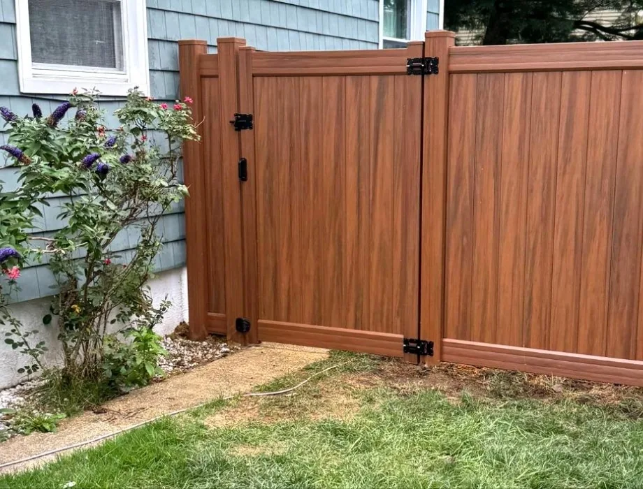 Mocha Walnut Vinyl Privacy Fence with Gate
