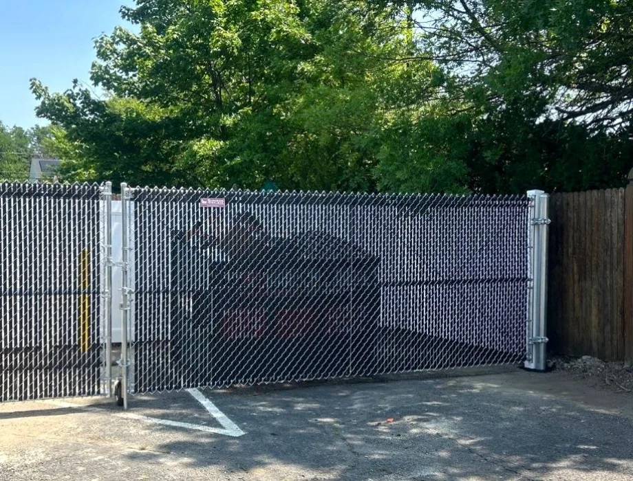 Commercial Chain Link Enclosure with Double Gate