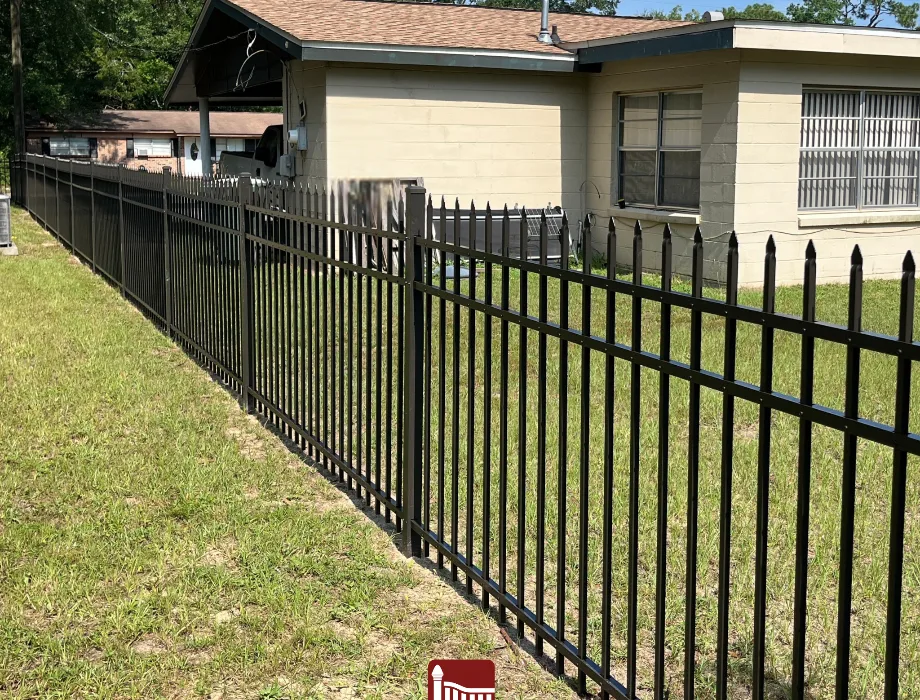 4'H Bronze 203 Colonial (R) Bronze Aluminum Fence