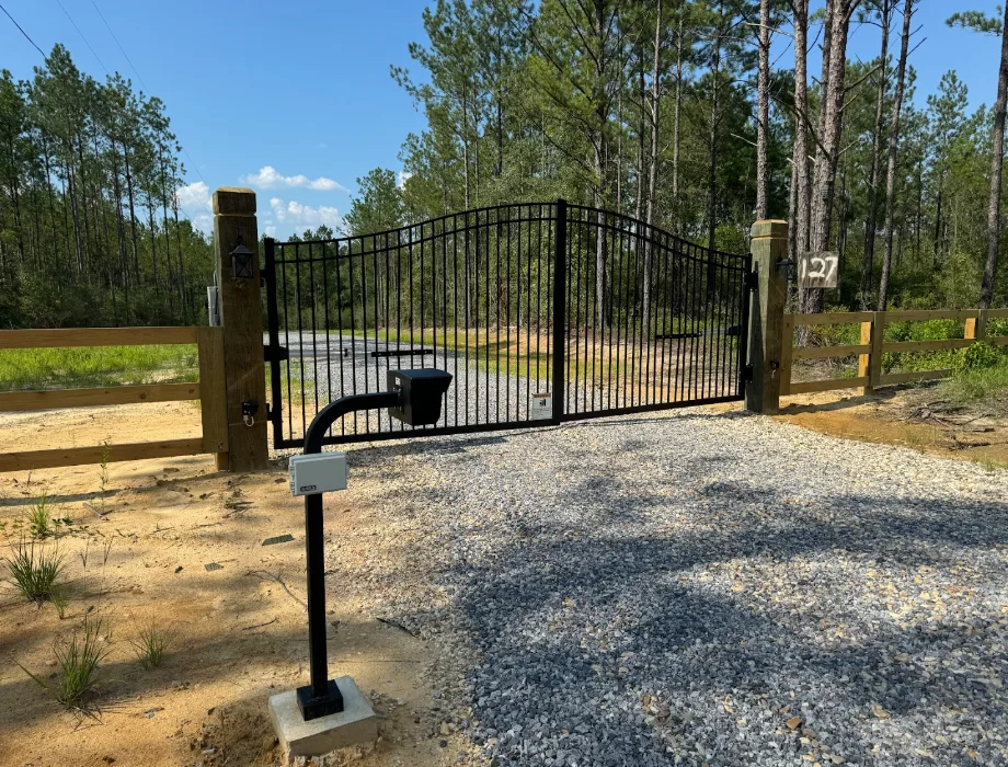 Natural and Aluminum Fence