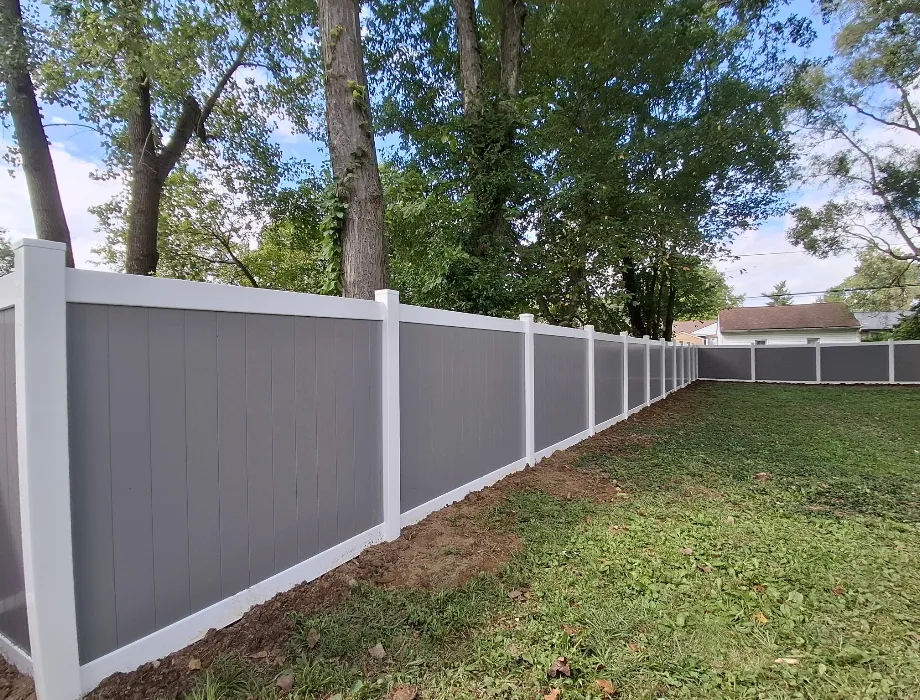 Weathered Blend Vinyl Fence