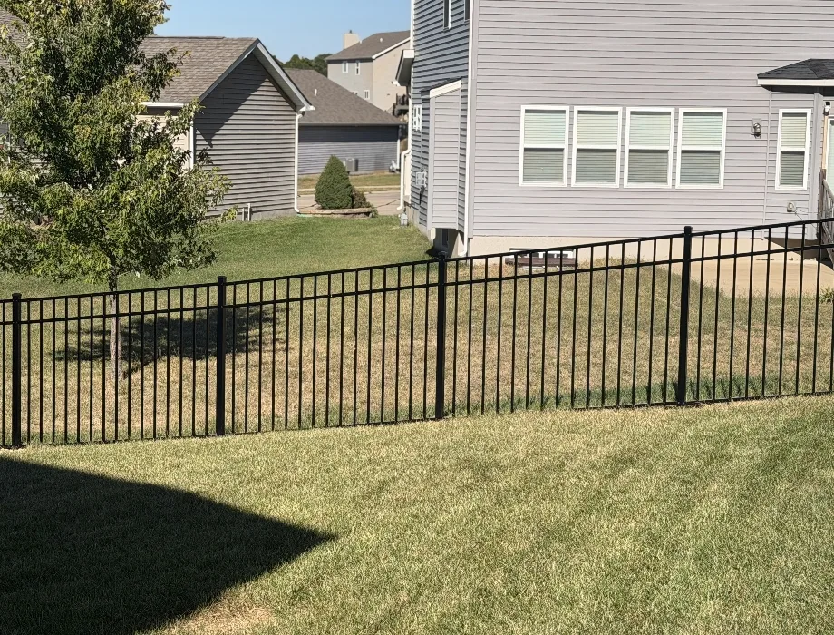 4'H Black 300 Sterling Flush Bottom (R) Black Aluminum Fence
