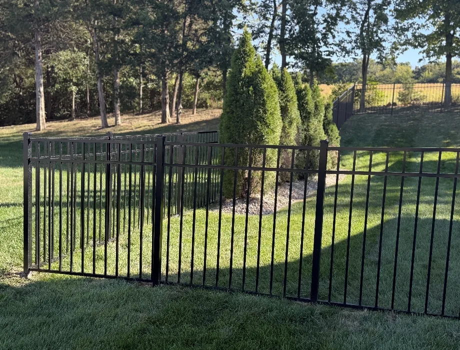 4'H Black 300 Sterling Flush Bottom (R) Black Aluminum Fence