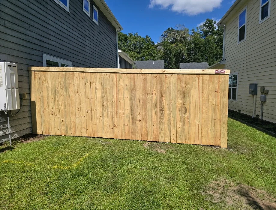 6'H Stockade w/Top Trim Natural Wood Fence