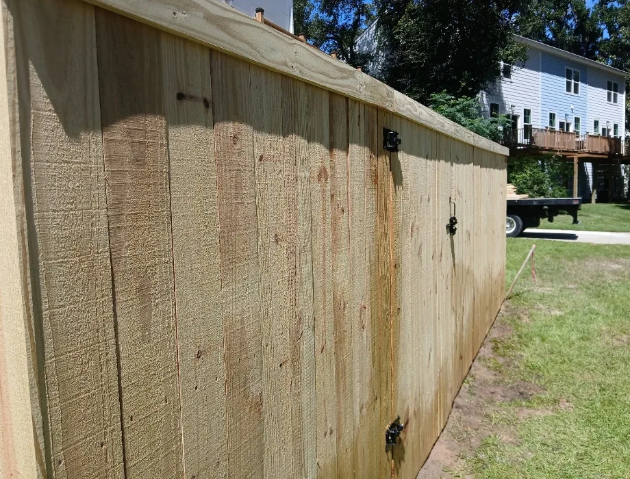 6'H Stockade w/Top Trim Natural Wood Fence