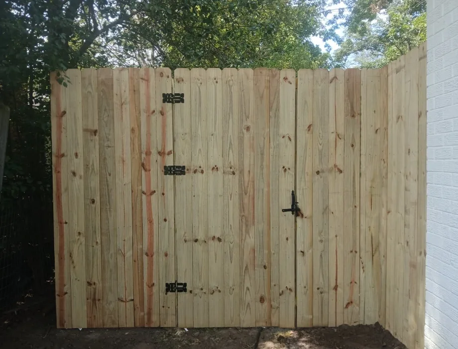 8'H Stockade Natural Wood Fence