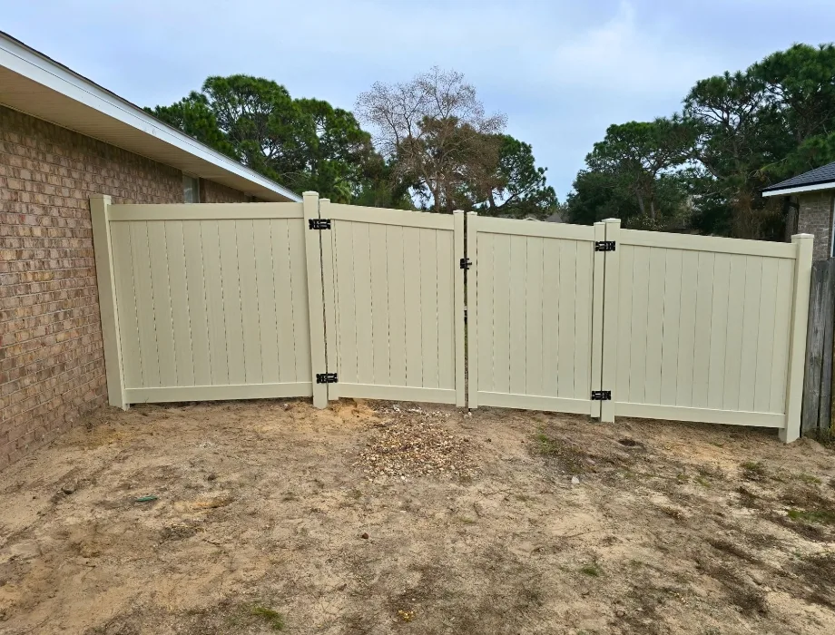 6'H Tan Hamilton Tan Vinyl Privacy Fence