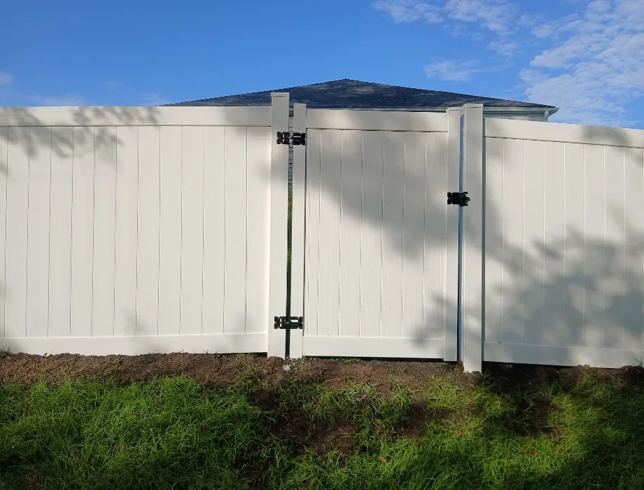 6'H White Hamilton White Vinyl Fence