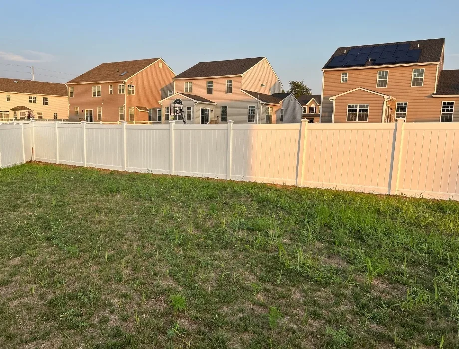 6'H White Hamilton Fence White Vinyl Fence