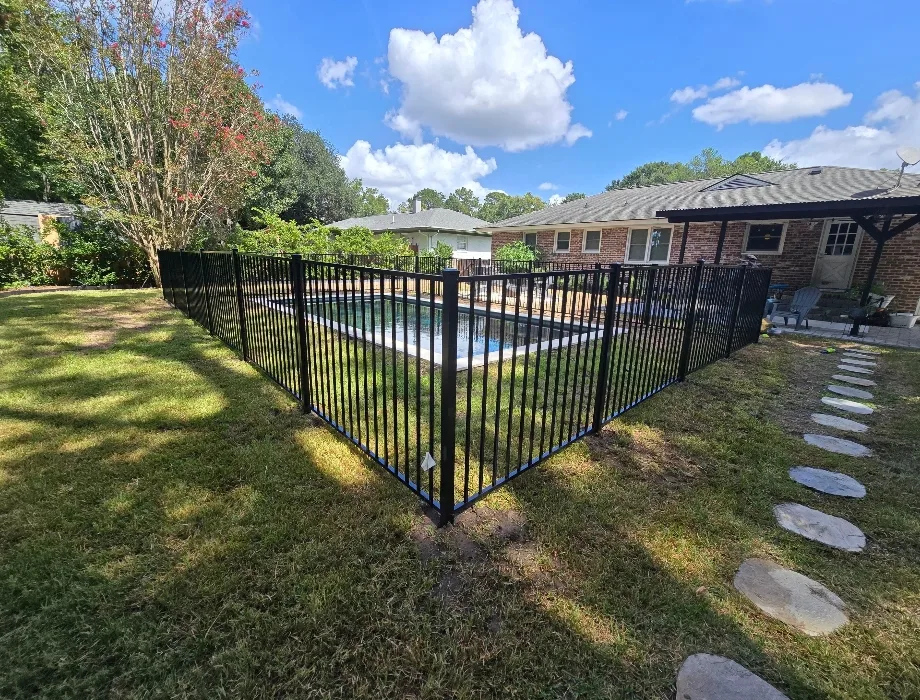 4'H Black 400 Heritage (R) Black Aluminum Fence