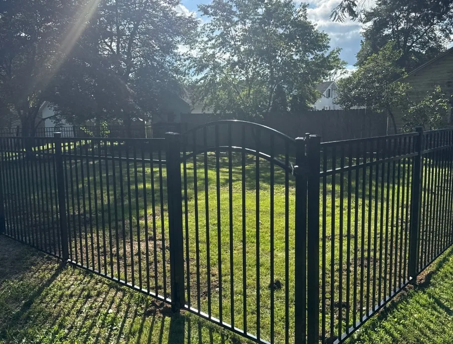 4.5'H Sterling - 3 Rail Flush Top & Bottom - Black - Residential Arched Aluminum Gate