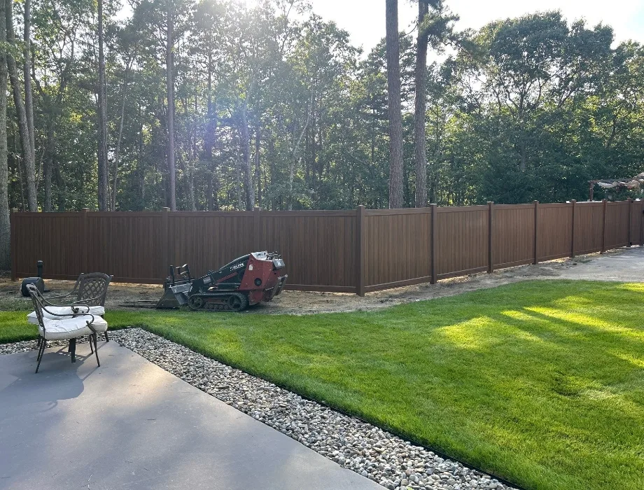 6'H Hamilton - Mocha Walnut Mocha Walnut Vinyl Fence